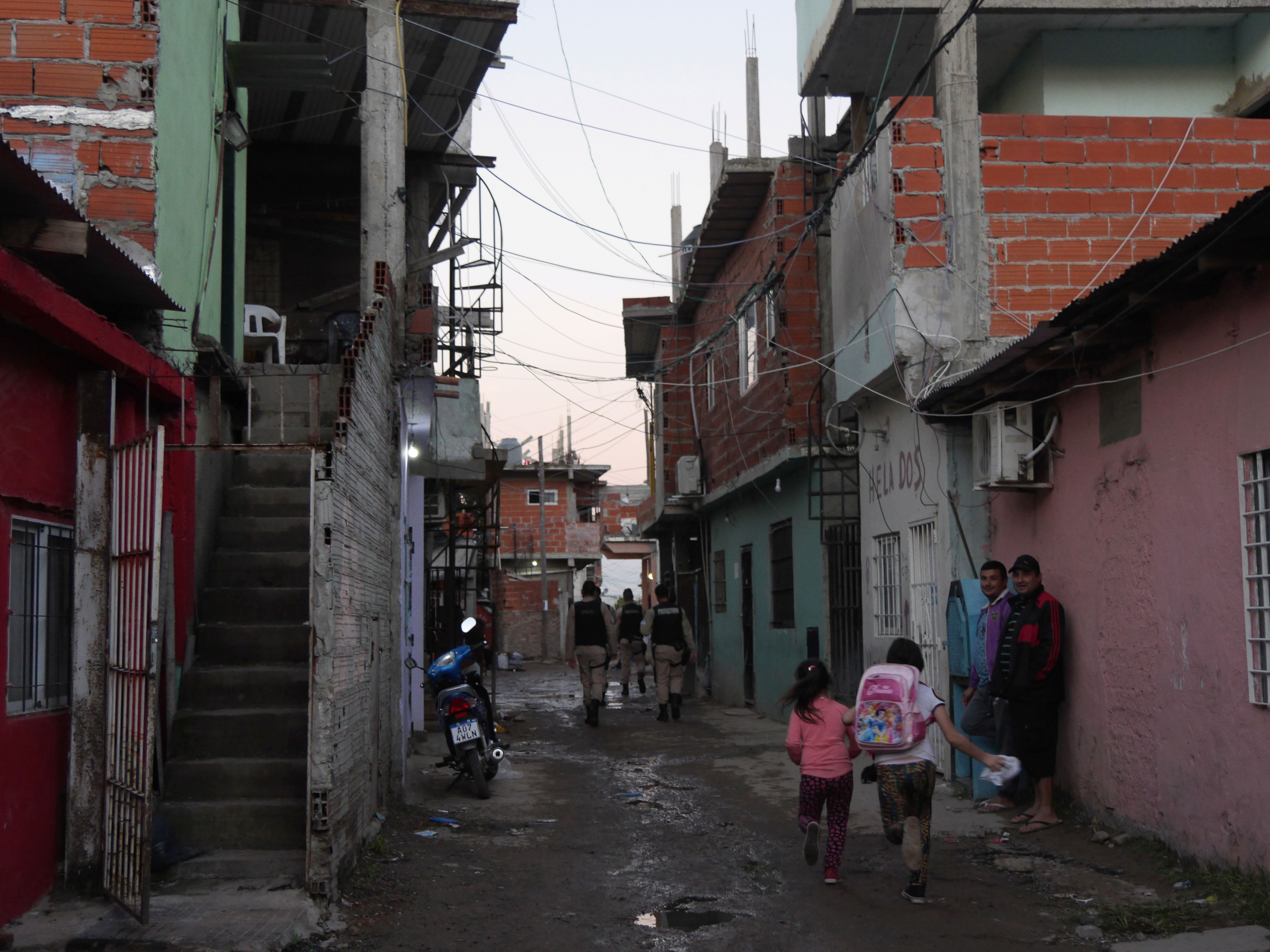 La lucha de los vecinos de la villa más grande de Buenos Aires contra la violencia policial