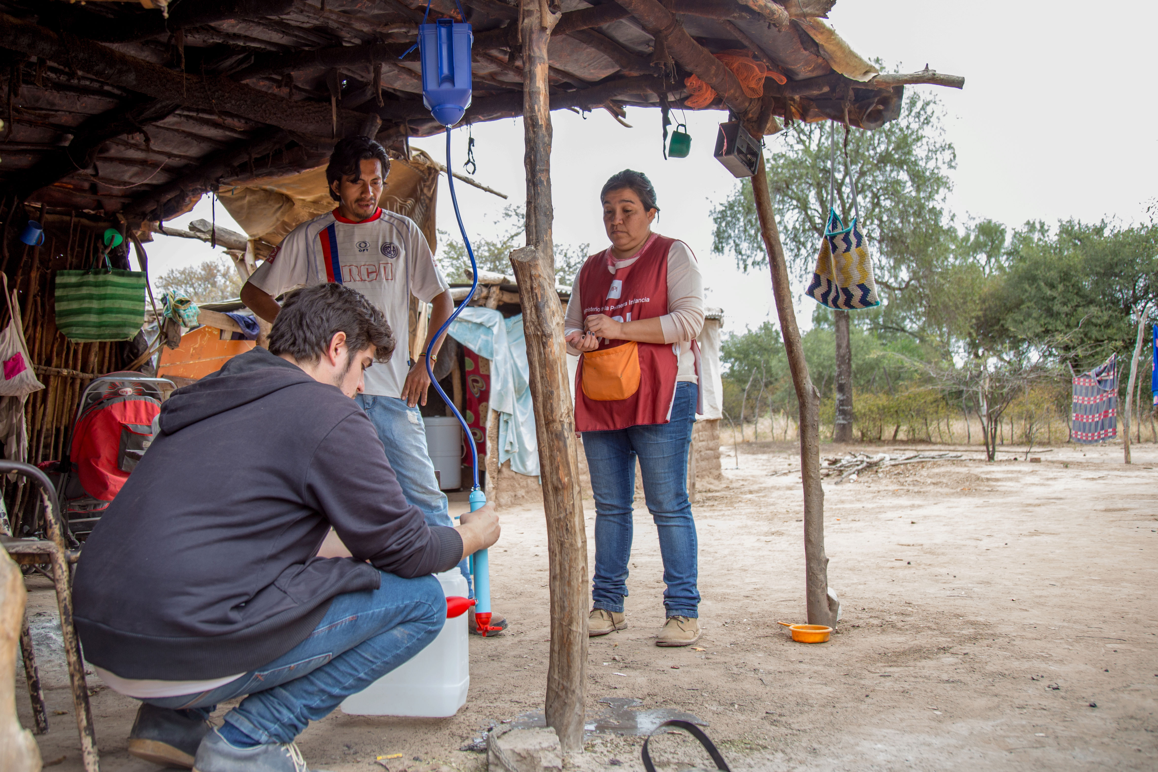 A diferencia del agua de lluvia, que es limpia, la de arroyos debería ser filtrada.