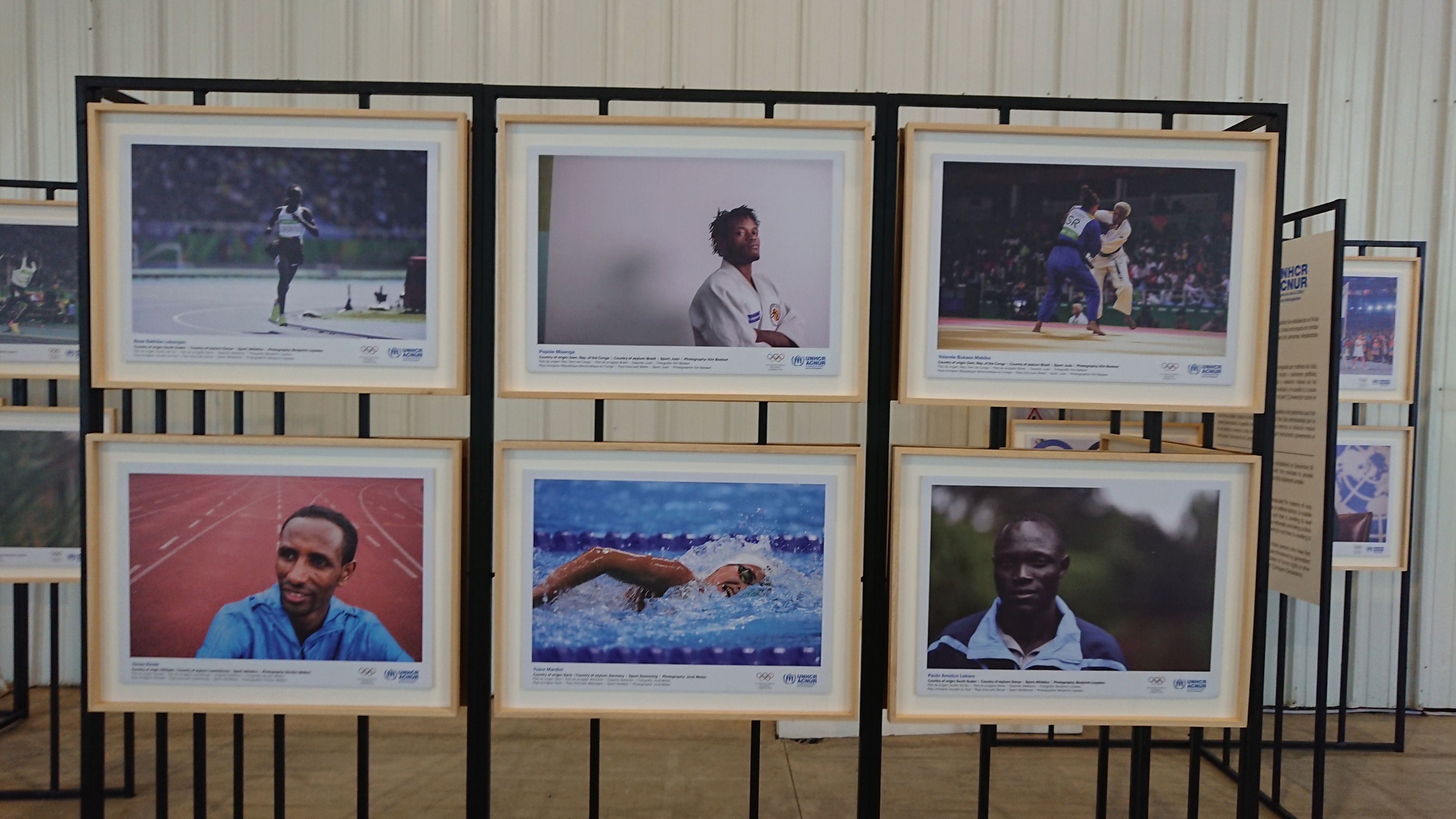 La muestra sobre los atletas refugiados en el predio de Tecnópolis, una de las sedes de los J.J.O.O. de la Juventud.
