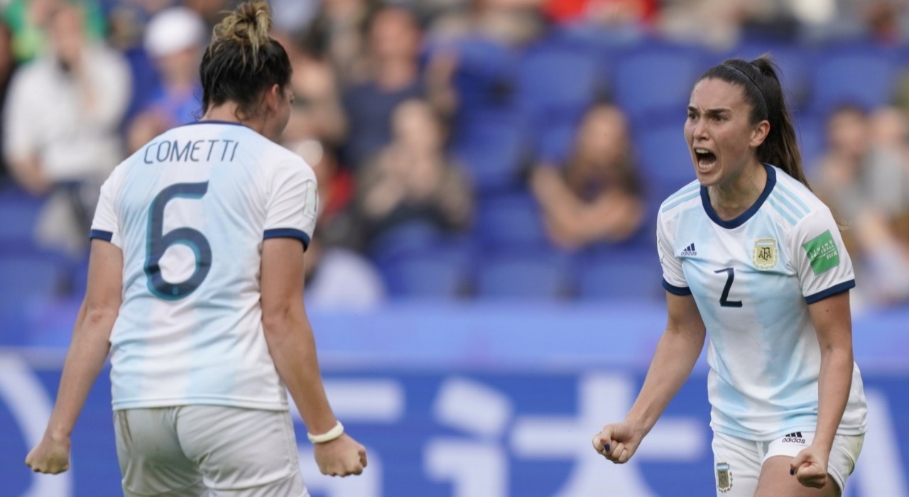 Caño al patriarcado: 5 claves para entender por qué el fútbol femenino argentino tuvo su revolución en Francia