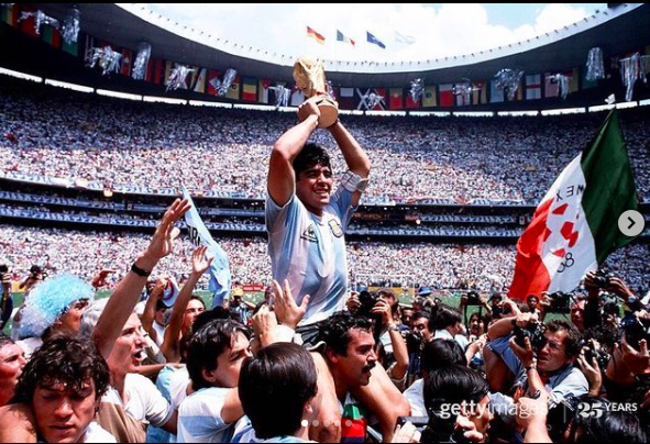 Maradona: héroe, ídolo y líder