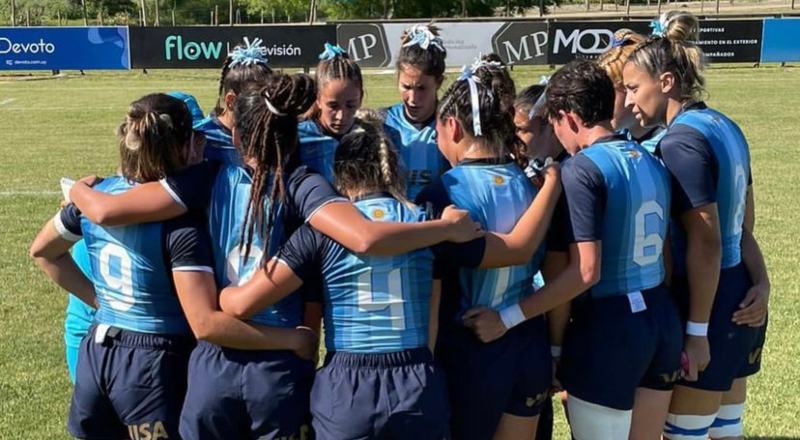 Jugadoras del seleccionado argentino de rugby en una ronda.