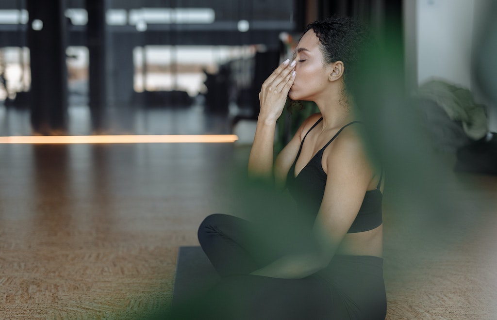 Cómo mejorar el estado de ánimo y reducir la ansiedad con sólo 5 minutos de ejercicios de respiración