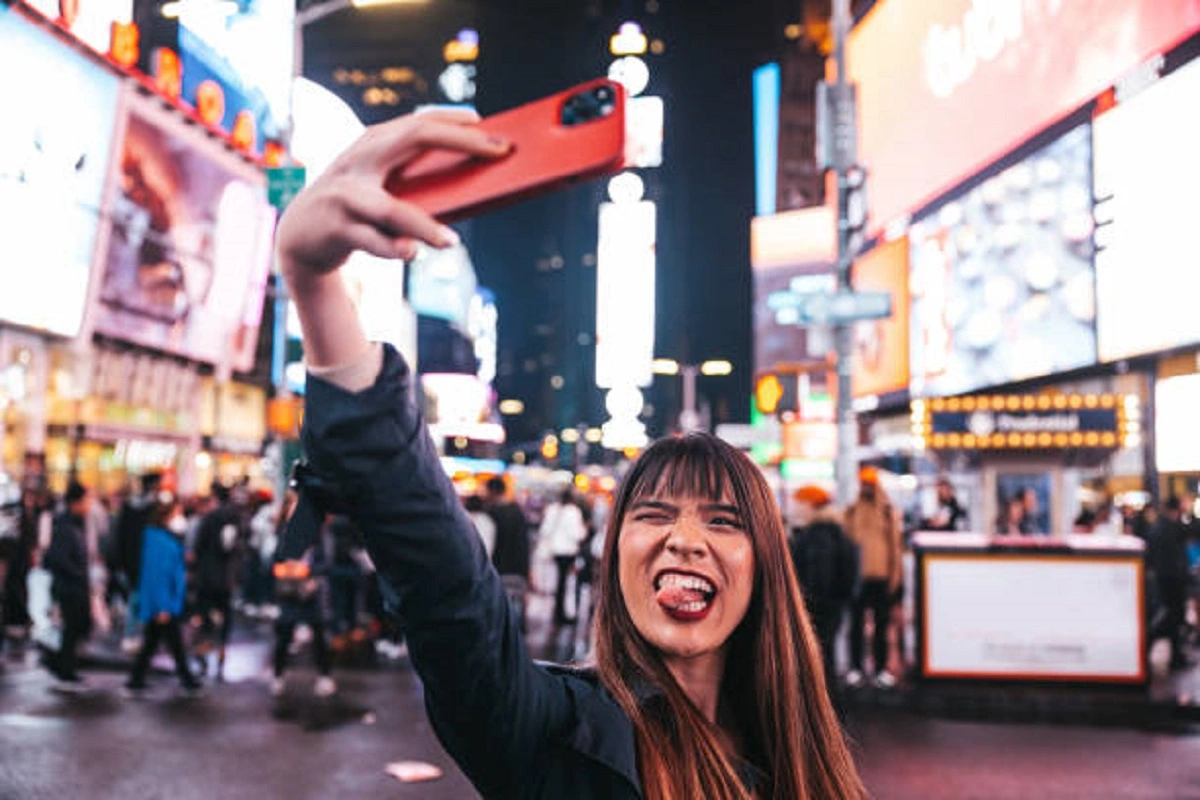 ¡Basta de selfies! destinos turísticos del mundo las prohíben y aplican multas