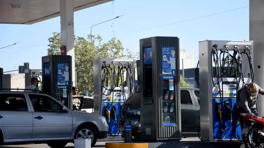 El Gobierno aumentó el precio de un biocombustible y sumó presión a los surtidores 