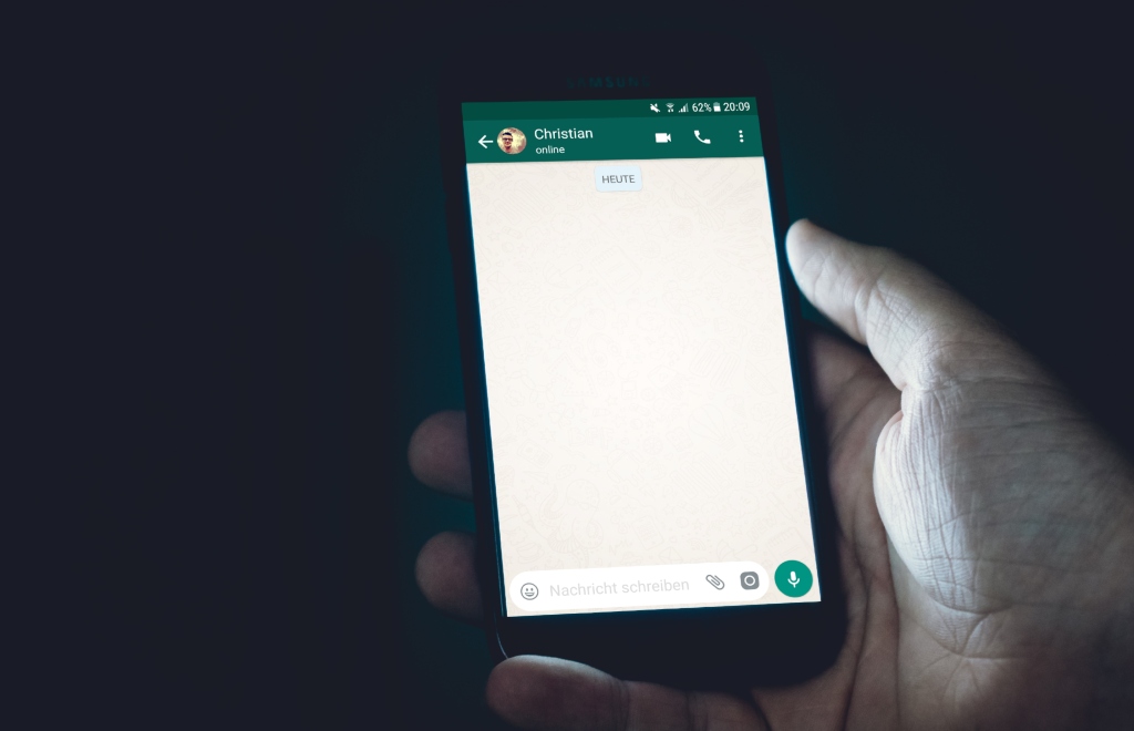 WhatsApp presenta Chat Lock: cómo usar la nueva herramienta que permite poner contraseña a las conversaciones 