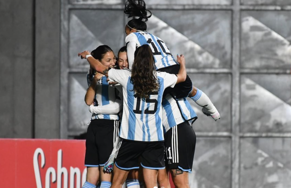 Mundial de fútbol femenino: perderse un partido no es opción