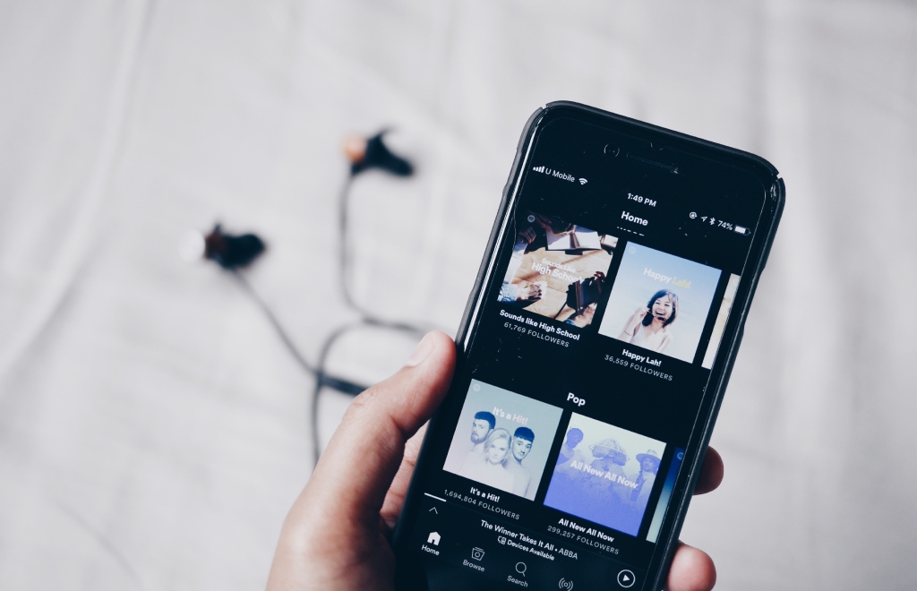 Spotify planea sumar videos musicales para competir con YouTube 