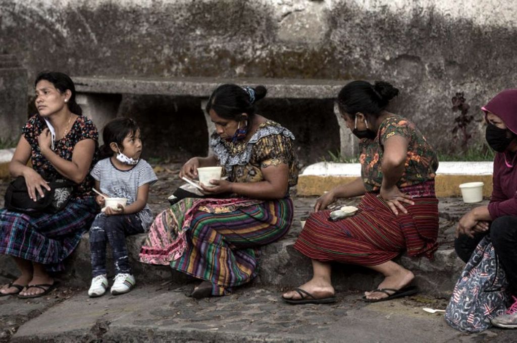 La brecha entre mujeres y hombres con hambre es mayor en América Latina y el Caribe