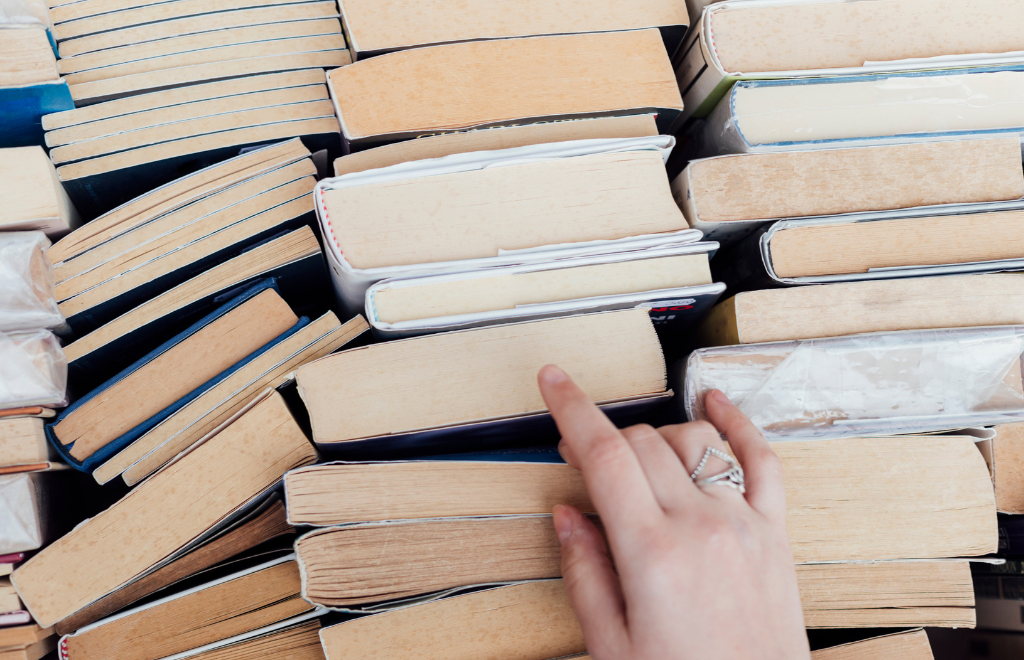 Más de mil títulos literarios fueron prohibidos en colegios de 33 estados de EE.UU. 