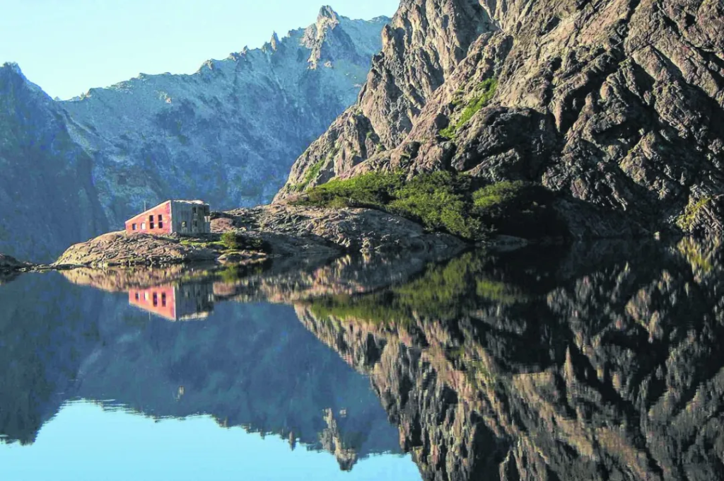 Refugios de Bariloche: precios para disfrutar de los trekking con las mejores vistas y dormir en la montaña
