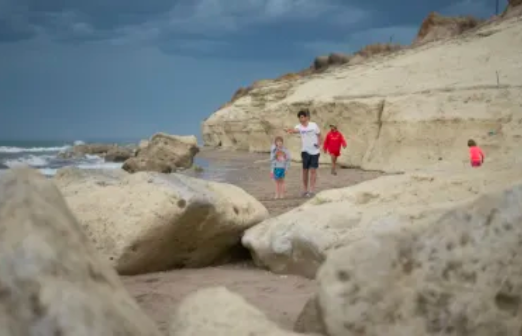 ¿Un paisaje ‘lunar’ en Las Grutas? Así es Terraza al Mar, un balneario distinto