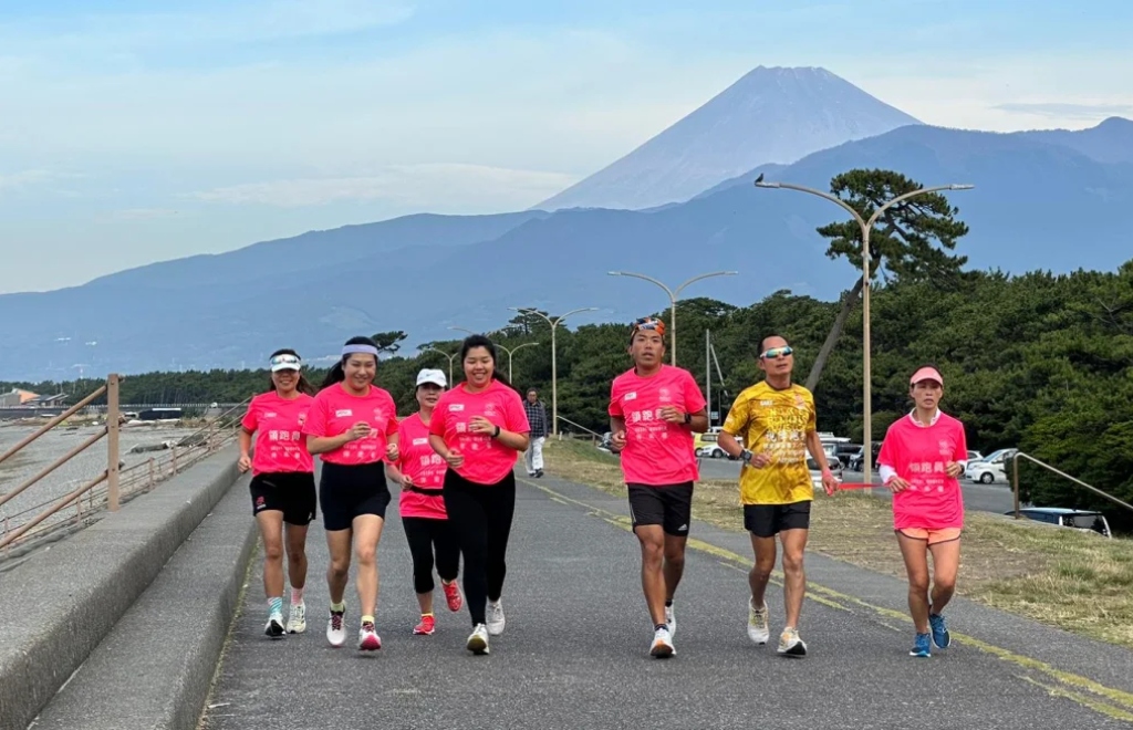 Un hombre ciego corrió 2.250 kilómetros en 40 días en una carrera a beneficio en Japón