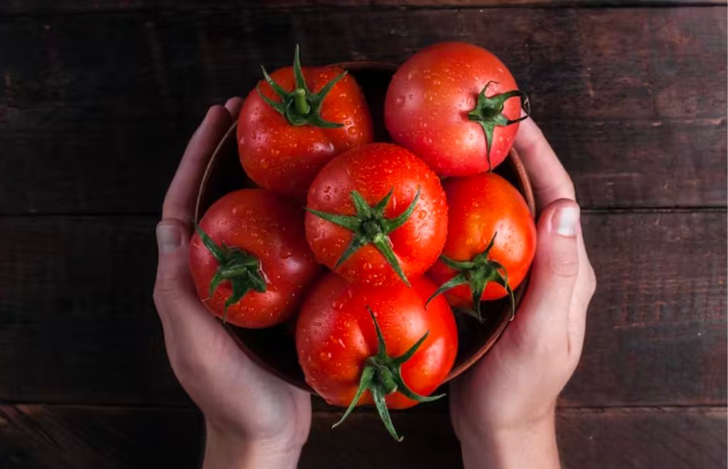 El jugo de tomate puede matar bacterias que nos hacen enfermar