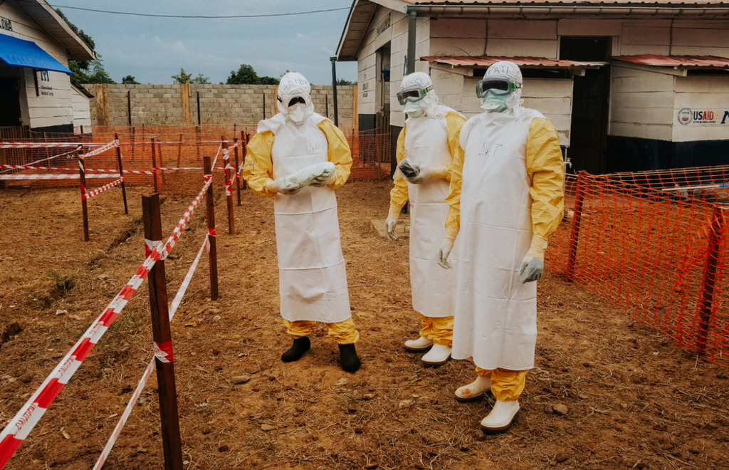 Solo una de cada tres personas recibió tratamiento para ébola en los últimos cinco brotes