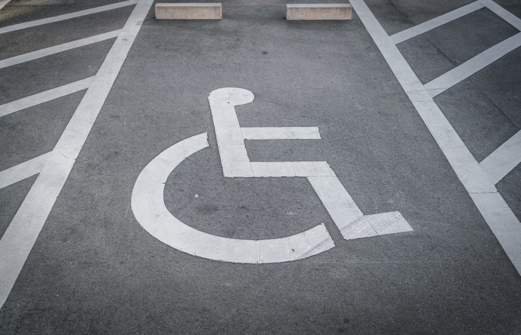 Cómo nació el ícono de accesibilidad y por qué ha recibido varias críticas