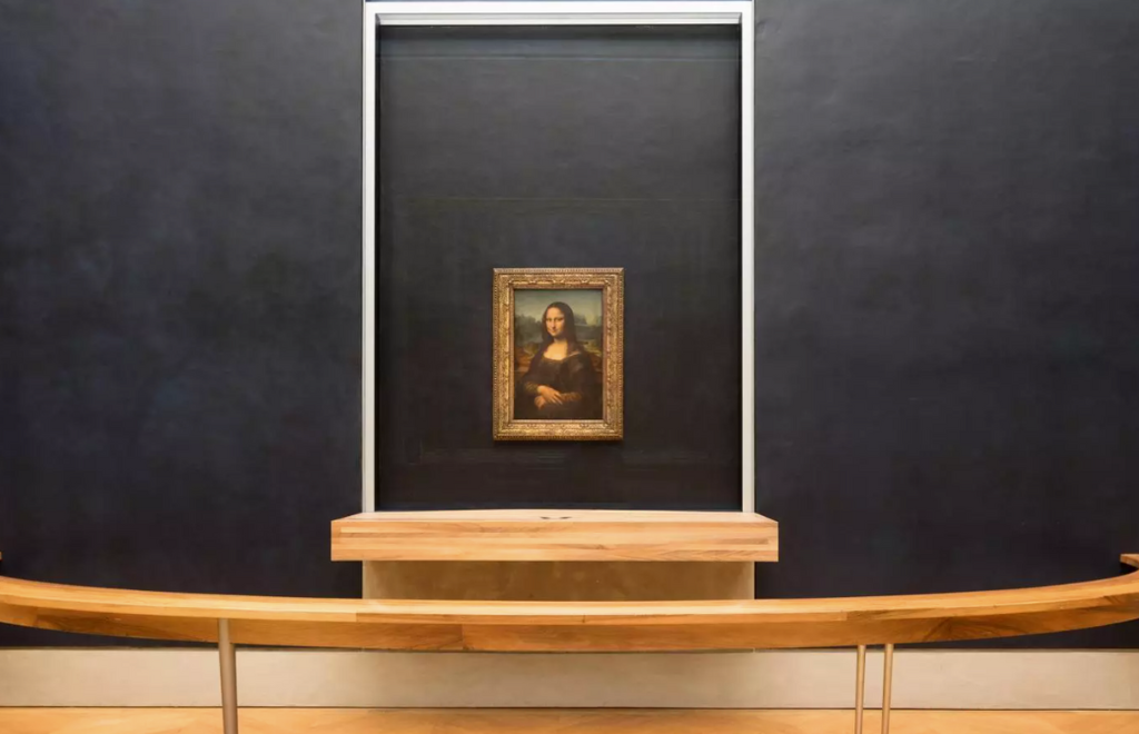 El museo Louvre considera mover la Mona Lisa a un subsuelo para evitar la desilusión de los turistas